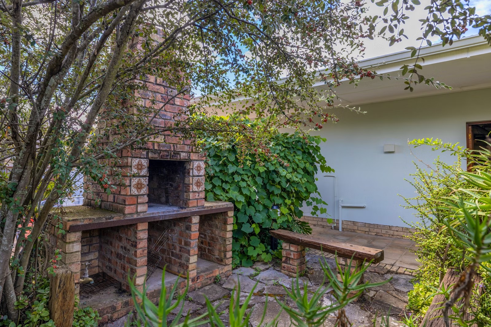 Facebrick Braai Area